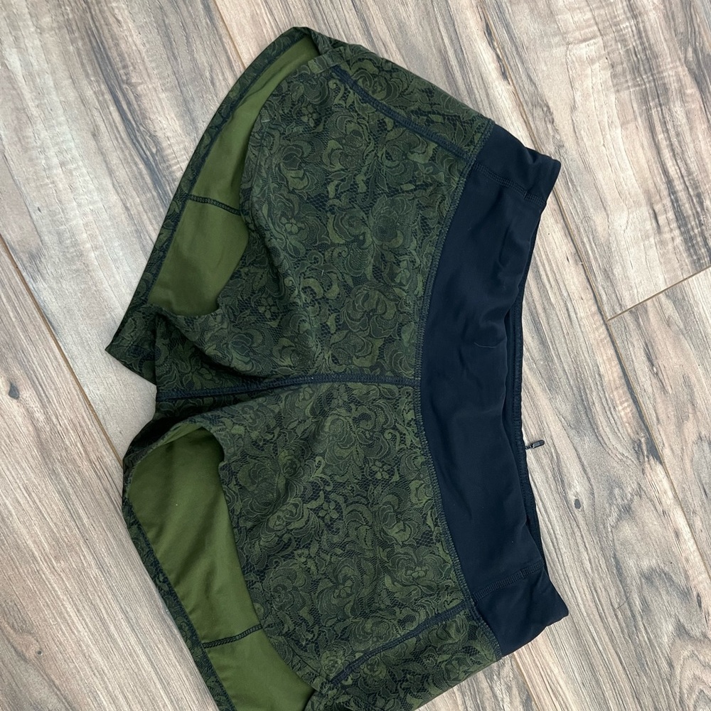 Lululemon shorts barely use them